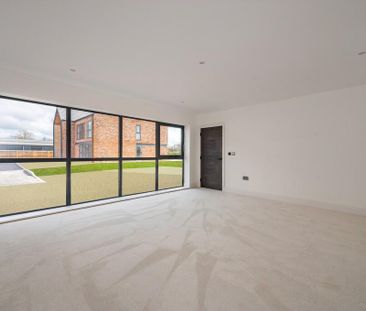 5 bedroom detached house to rent - Photo 3