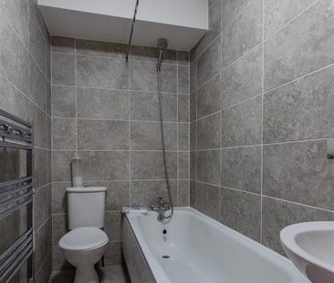 1 bedroom private hall to rent - Photo 6