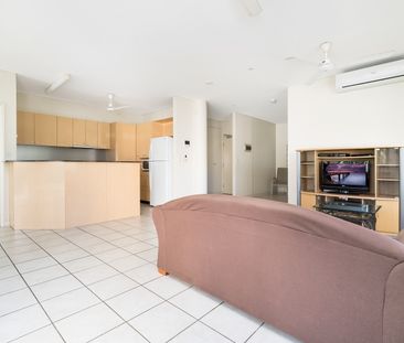 TWO BEDROOM UNIT IN CONVENIENT LOCATION - Photo 6