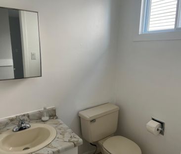 For Lease - 45 Huntsman Crescent, Kanata, Ontario - Photo 4