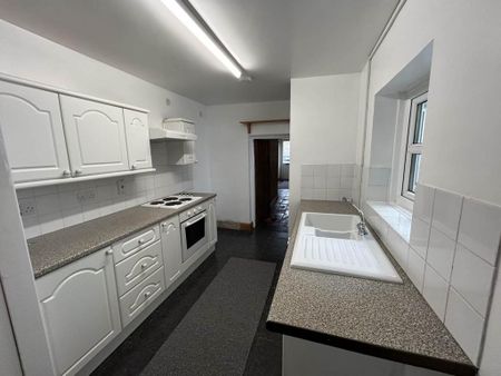 2 bedroom terraced house to rent - Photo 3