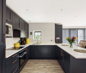 Filmer Grove, Godalming, Surrey, GU7 - Photo 2