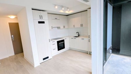 For Lease - 5 Quarrington Lane Unit# 904, Toronto, Ontario - Photo 4