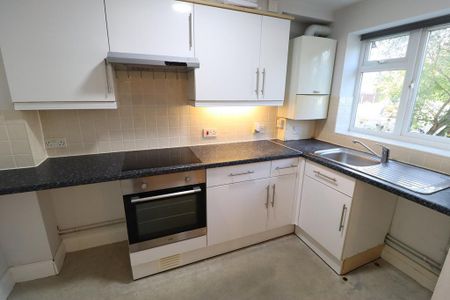 2 bedroom maisonette to rent - Photo 4