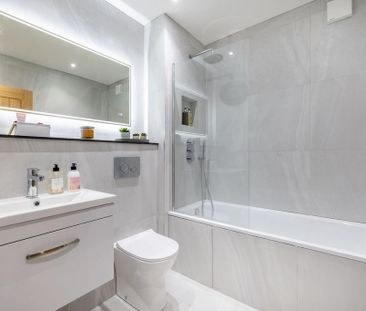 4 bedroom semi-detached house to rent - Photo 5