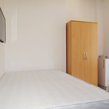 Worthing Road, Southsea - Photo 1