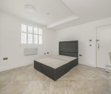 High Street, W3, London - Photo 3