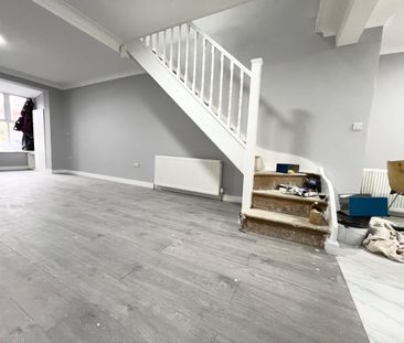 2 Bed Terraced House, Eastwood Road, IG3 - Photo 4