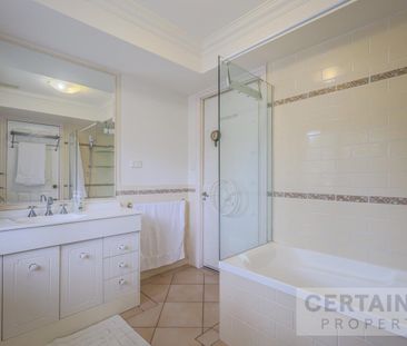 Spacious 2-Bed House Nestled in the Heart of Northgate - Bills Incl... - Photo 1