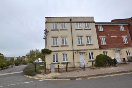 4 bedroom terraced house to rent - Photo 3