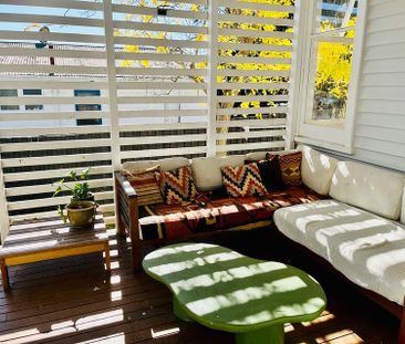 3BR Mangere Bridge Home in golden triangle - Photo 1