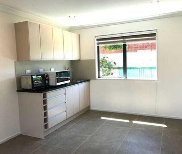 1 bedroom unit in Pakuranga - Photo 2