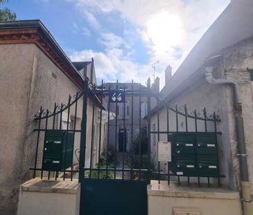 Location Appartement 2 pièces 38m² ORLEANS 45000 - Photo 3