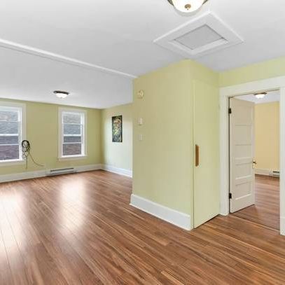 Spacious 2 bedroom 1 bath - pets welcome! - Photo 1