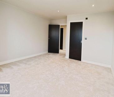 4 bedroom detached house to rent - Photo 6