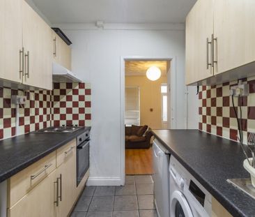 Room For Rent Laura Street, Pontypridd - Photo 3