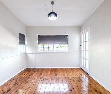 Charming 3-Bedroom Home in Prime South Dubbo Location - Photo 2