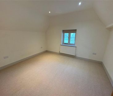 3 bedroom detached house to rent - Photo 4