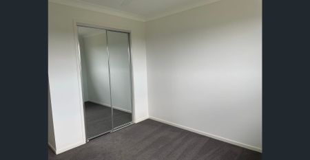 Spacious and Comfortable Rental House in Desirable Hamlyn Terrace Neighborhood - Photo 4