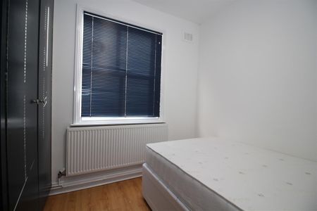 15 Evington Road, Leicester, Leicestershire, LE2 1QG - Photo 2