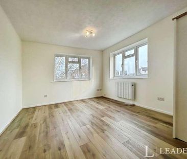 Warrenside, Braintree, Essex, CM7 - Photo 2