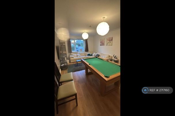 6 bedroom semi-detached house to rent - Photo 1