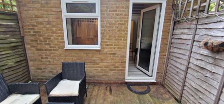 Studio to rent - Photo 3