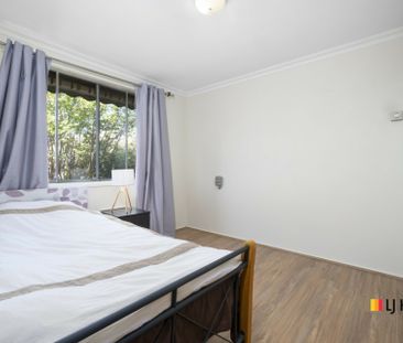 Spacious 3 Bedroom Home - Photo 5