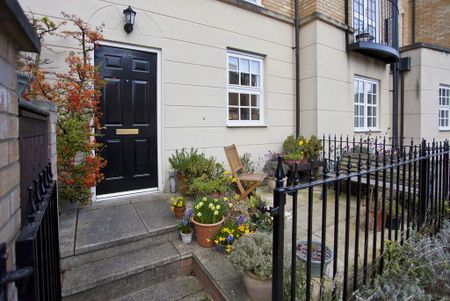 4 bedroom townhouse to rent - Photo 5