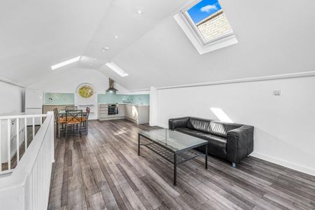 3 bedroom flat to rent - Photo 3