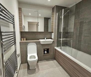 1 Bed Flat, Teal Point, IG11 - Photo 4