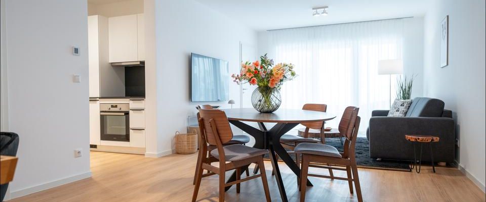 Komplett möblierte 2 - Zimmer Wohnung mit Balkon und Klimaanlage mitten in Aschaffenburg - Foto 1