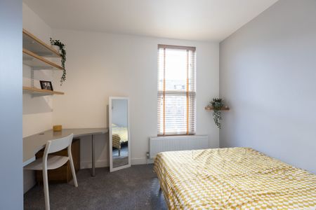 Royal Park View, Hyde Park, Leeds - Photo 4