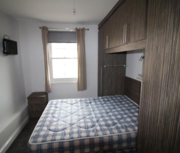 3 bedroom apartment to rent - Photo 4