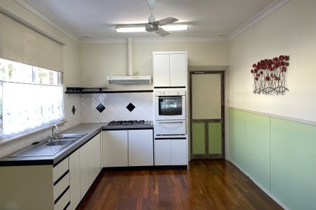 11 Boyalla Street - Photo 2