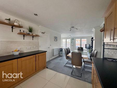 3 bedroom townhouse to rent - Photo 5