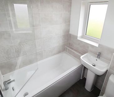 3 bedroom semi-detached house to rent - Photo 6