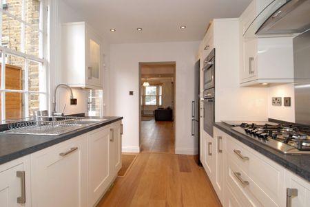 2 bedroom terraced house to rent - Photo 2