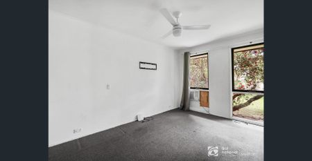 Neat & Tidy Three-Bedroom Home - Photo 4