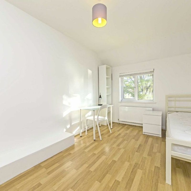 Douglas Road, KT1, London - Photo 1