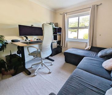 Edwin Jones Green, SO15 - Photo 5