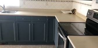 Very Nice 3 Bedroom Upper Suite - Photo 2