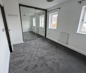 2 bedroom semi-detached house to rent - Photo 4