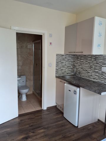 Studio Flat, Bellingham Road, SE6 - Photo 5