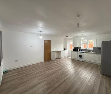 2 bedroom terraced house to rent - Photo 6