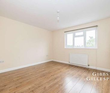 Hilliard Road, Northwood, HA6 - Photo 4