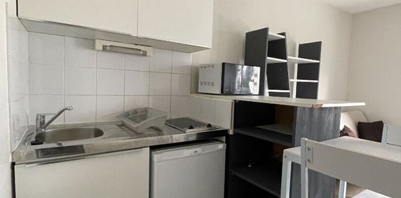 Location Appartement 1 pièce 18m² - Photo 2