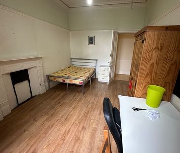 3 Bed Flat, Gibson Street, G12 - Photo 3