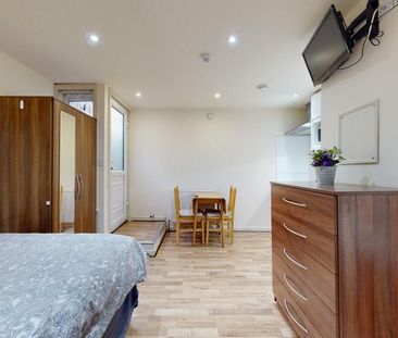 Studio to rent - Photo 2