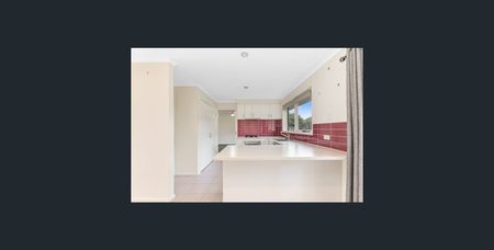 68 Ahern Road, Pakenham VIC 3810 - House For Rent | Domain - Photo 4